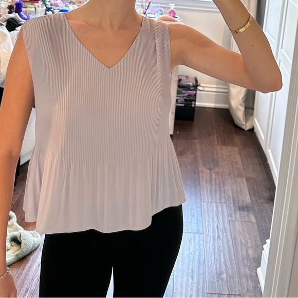 Babaton blouse. Perfect for summer or for office. - Picture 2 of 3